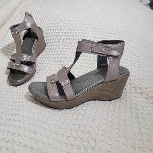 Naot Flirt Wedge Sandals Woman's‎ EU 39 US 8-8.5 Shoes Rose Gold Brass Metallic